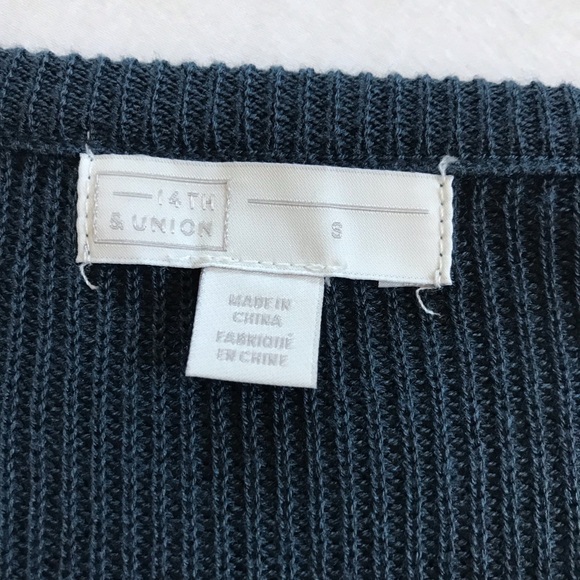 14th & Union Cold Shoulder Long Sleeve Sweater - Picture 8 of 8